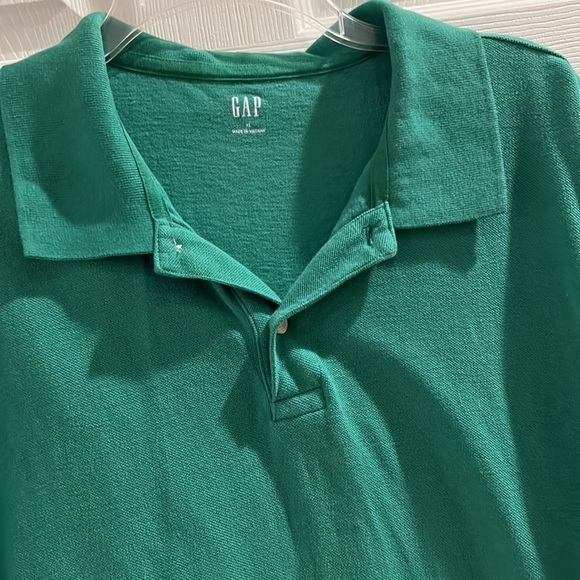 Gap green ss polo XL NWOT - Picture 2 of 3